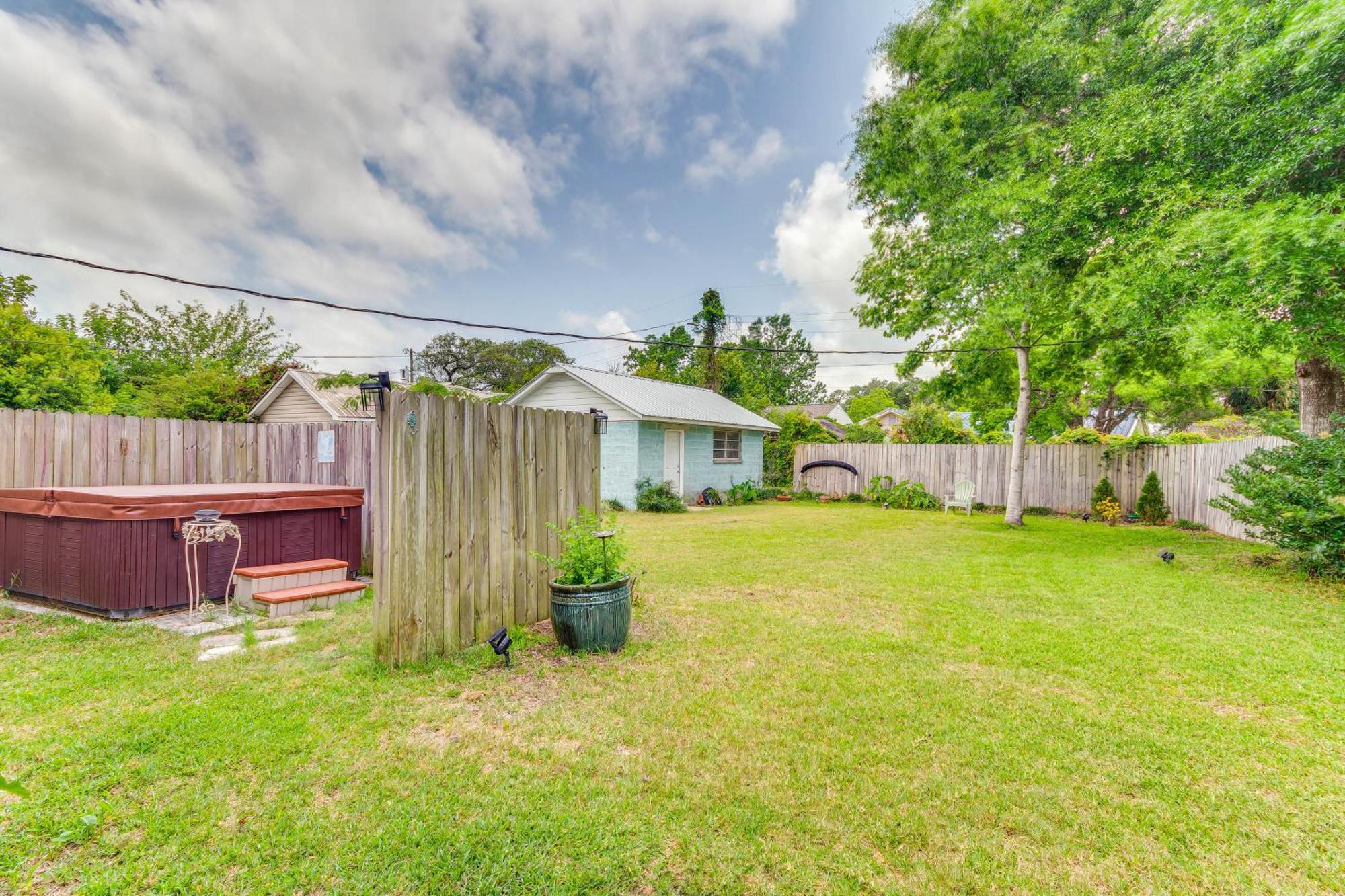 Pensacola Home With Private Spa Walk To Beach! エクステリア 写真